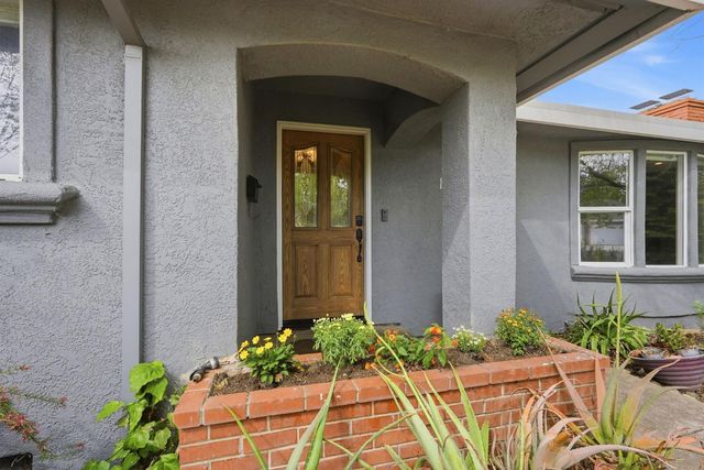 1501 Joby Ln, Sacramento, CA 95864