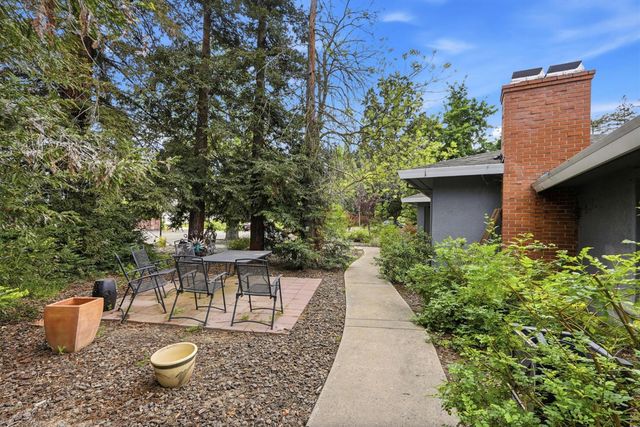 1501 Joby Ln, Sacramento, CA 95864