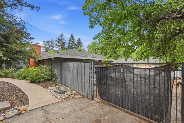 1501 Joby Ln, Sacramento, CA 95864