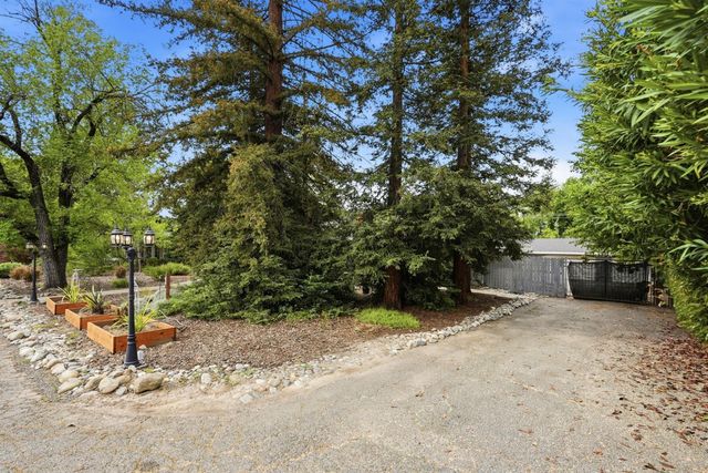 1501 Joby Ln, Sacramento, CA 95864