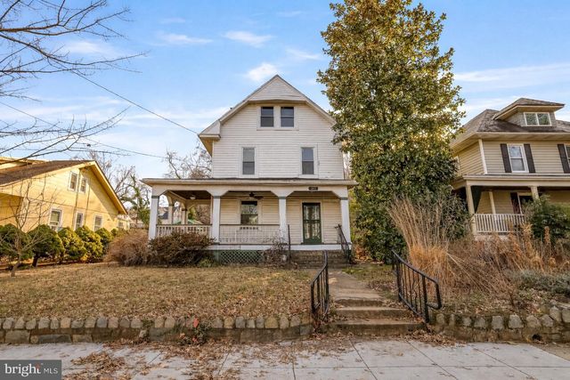 1811 LAWRENCE ST NE, Washington, DC 20018