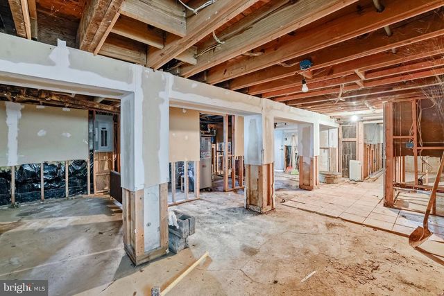 1811 LAWRENCE ST NE, Washington, DC 20018