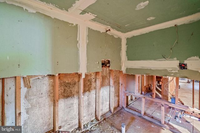 1811 LAWRENCE ST NE, Washington, DC 20018