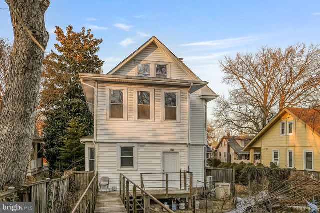 1811 LAWRENCE ST NE, Washington, DC 20018