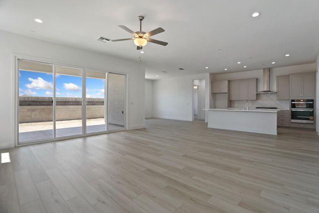450 Vinal Dr, Manteca, CA 95337