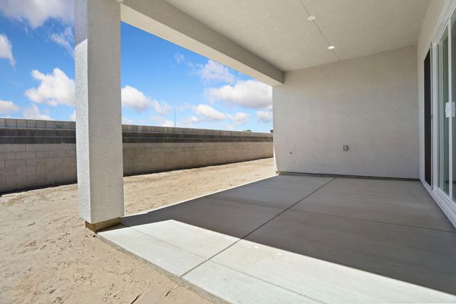 450 Vinal Dr, Manteca, CA 95337
