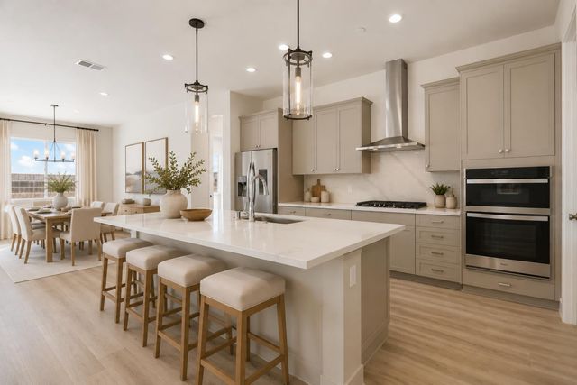 450 Vinal Dr, Manteca, CA 95337