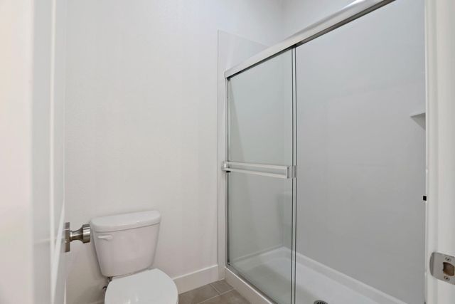 450 Vinal Dr, Manteca, CA 95337