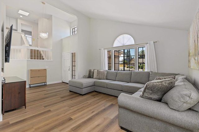 1107 Casa Bonita Way, Vista, CA 92081