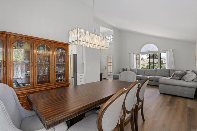1107 Casa Bonita Way, Vista, CA 92081