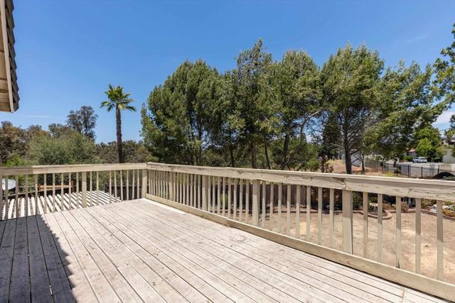 1107 Casa Bonita Way, Vista, CA 92081
