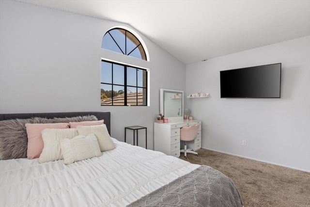 1107 Casa Bonita Way, Vista, CA 92081
