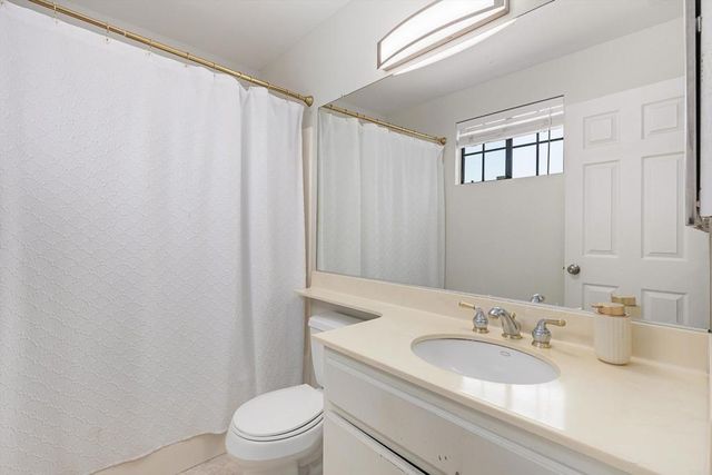 1107 Casa Bonita Way, Vista, CA 92081