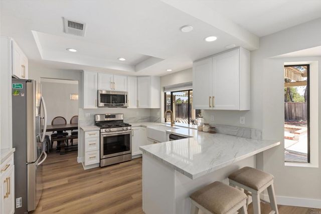 1107 Casa Bonita Way, Vista, CA 92081