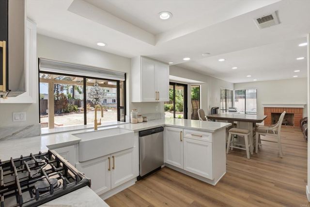 1107 Casa Bonita Way, Vista, CA 92081