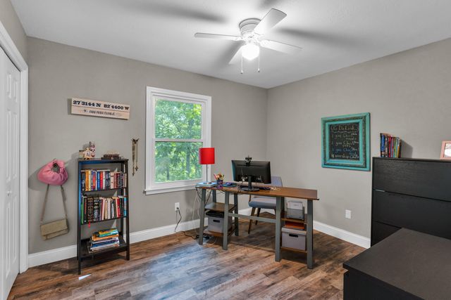 2702 LYNNWOOD DR, Columbia, MO 65203