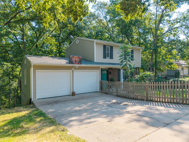 2702 LYNNWOOD DR, Columbia, MO 65203