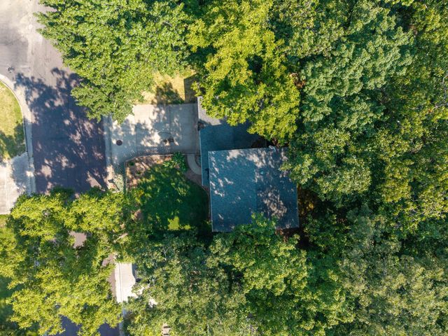 2702 LYNNWOOD DR, Columbia, MO 65203