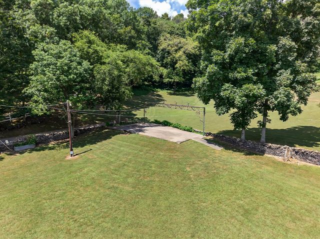 54 Warden Rd, Fayetteville, TN 37334