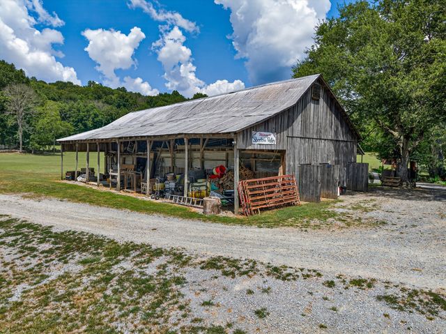 54 Warden Rd, Fayetteville, TN 37334