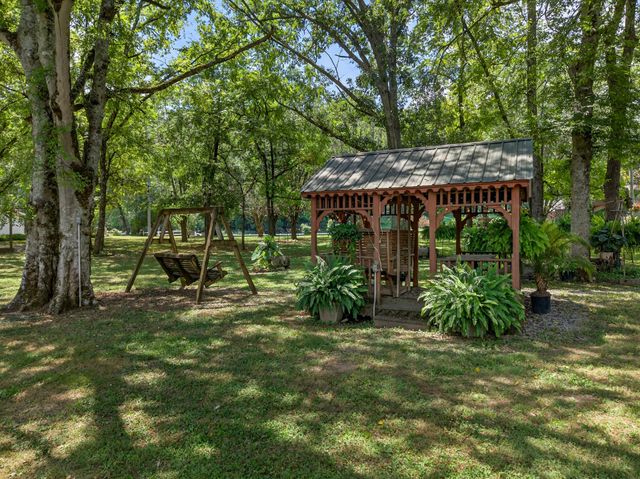 54 Warden Rd, Fayetteville, TN 37334