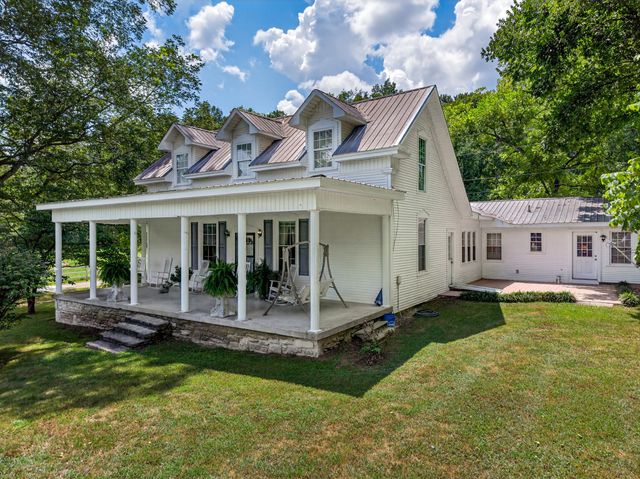 54 Warden Rd, Fayetteville, TN 37334