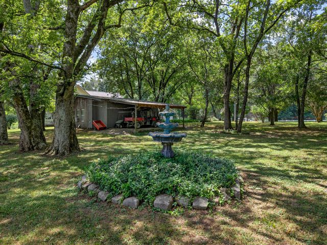 54 Warden Rd, Fayetteville, TN 37334