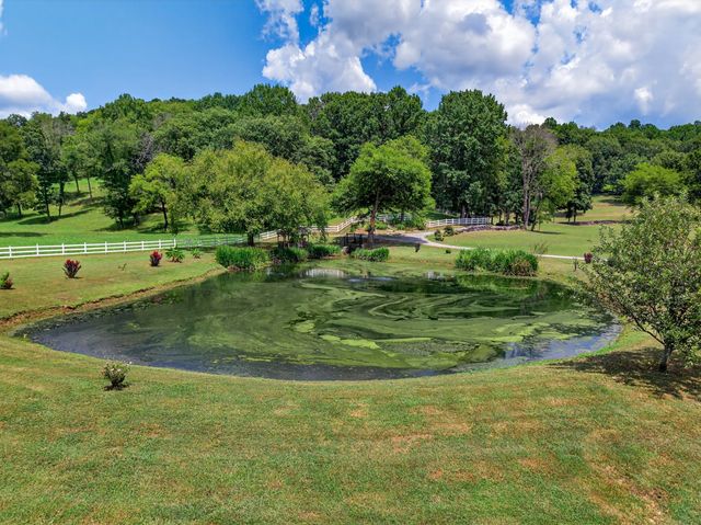 54 Warden Rd, Fayetteville, TN 37334