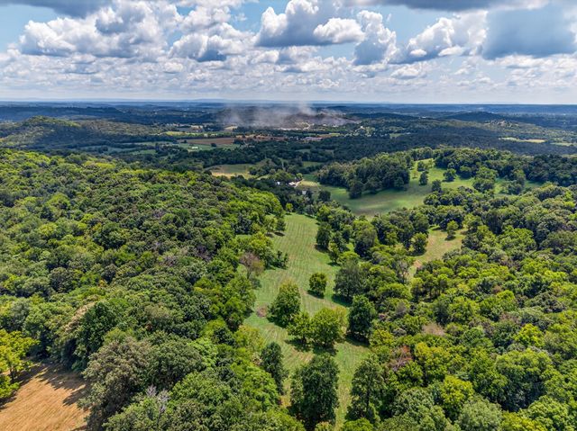 54 Warden Rd, Fayetteville, TN 37334