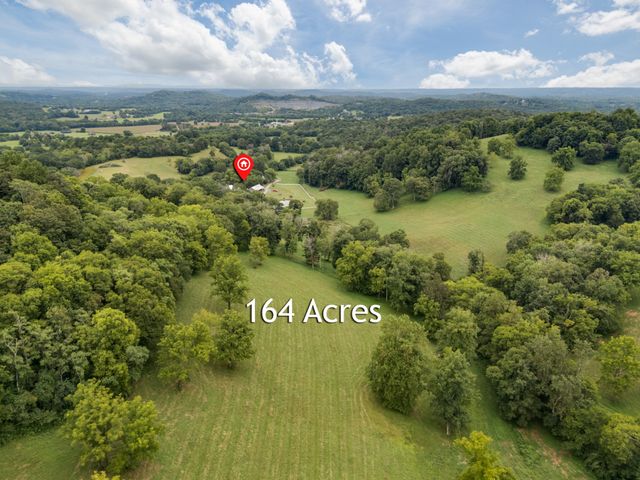 54 Warden Rd, Fayetteville, TN 37334