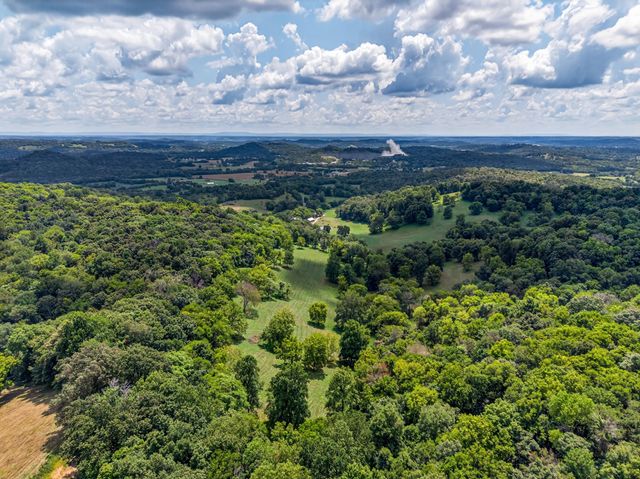 54 Warden Rd, Fayetteville, TN 37334