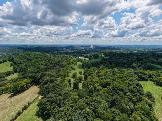 54 Warden Rd, Fayetteville, TN 37334