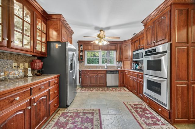 54 Warden Rd, Fayetteville, TN 37334