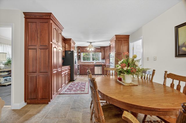 54 Warden Rd, Fayetteville, TN 37334