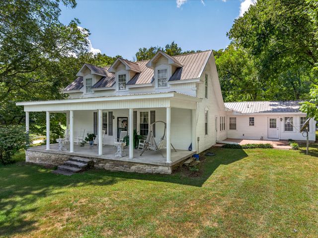 54 Warden Rd, Fayetteville, TN 37334