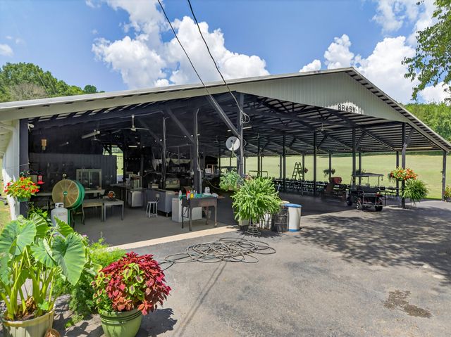 54 Warden Rd, Fayetteville, TN 37334