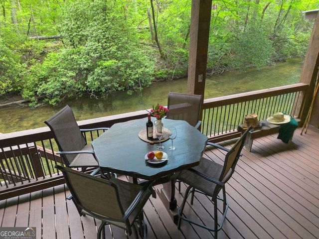 315 Fightingtown Drive, Blue Ridge, GA 30513