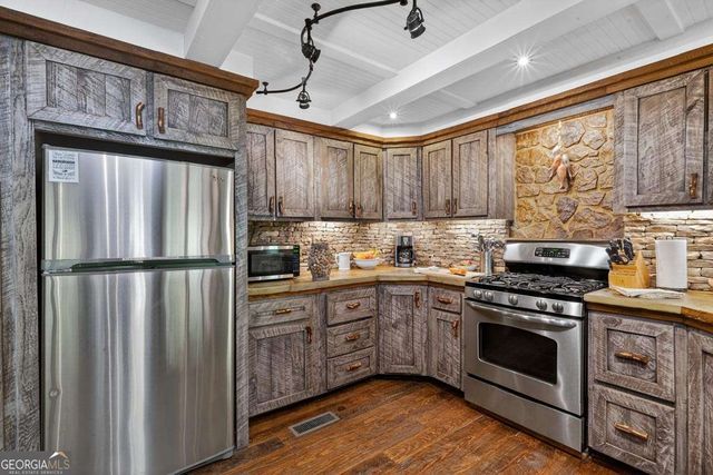315 Fightingtown Drive, Blue Ridge, GA 30513
