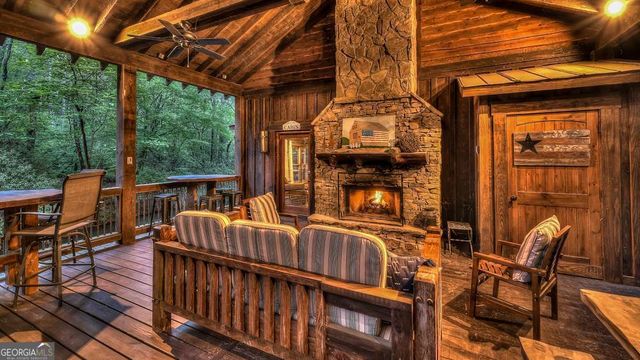 315 Fightingtown Drive, Blue Ridge, GA 30513