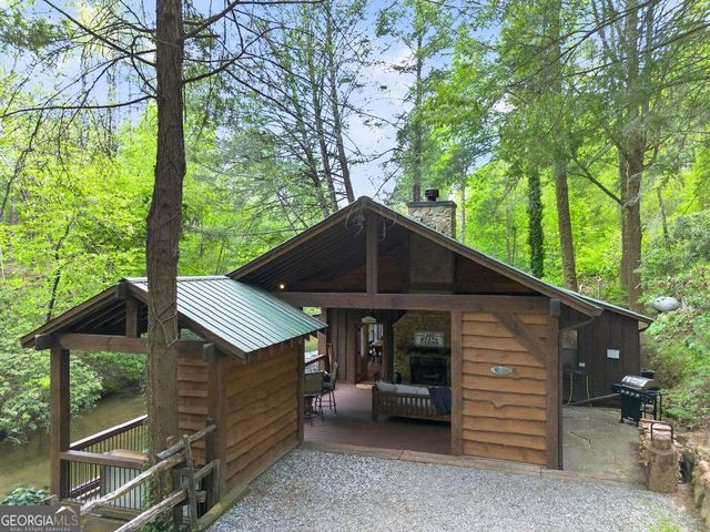 315 Fightingtown Drive, Blue Ridge, GA 30513