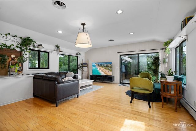 2300 Kaneville Road, Geneva, IL 60134