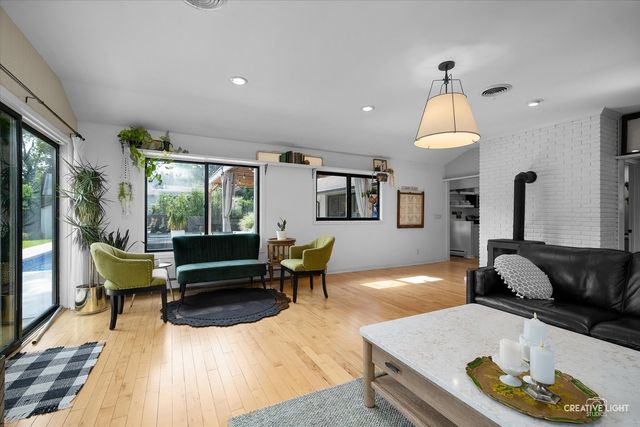 2300 Kaneville Road, Geneva, IL 60134