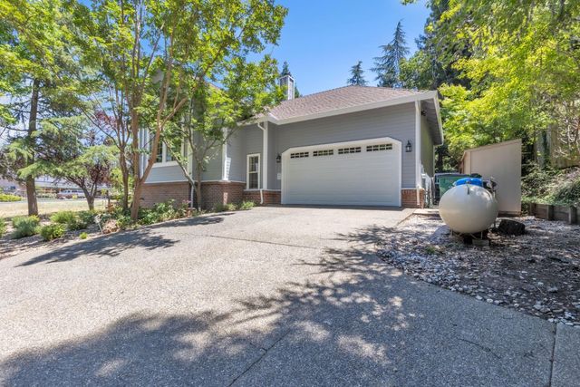1810 American River Trl, Cool, CA 95614