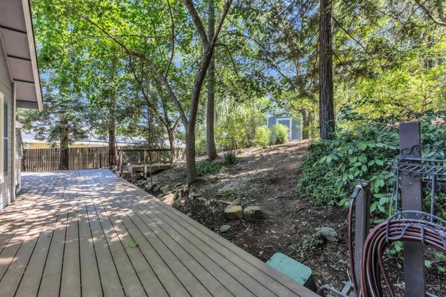 1810 American River Trl, Cool, CA 95614