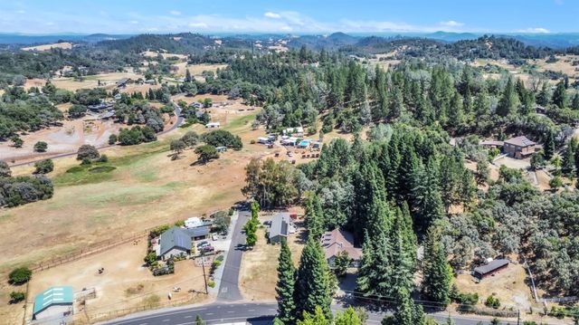 1810 American River Trl, Cool, CA 95614