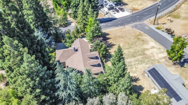 1810 American River Trl, Cool, CA 95614