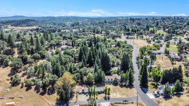 1810 American River Trl, Cool, CA 95614
