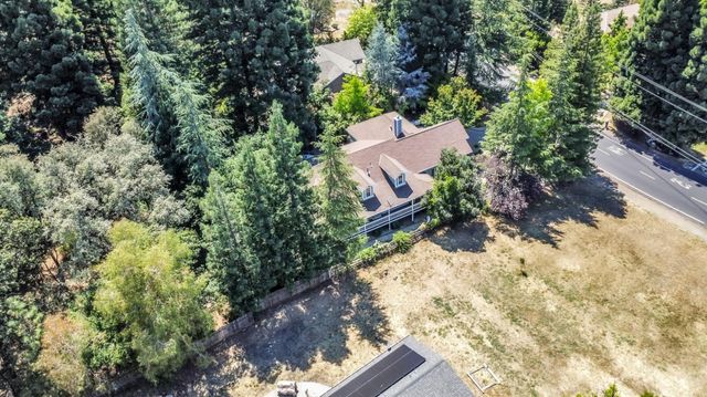 1810 American River Trl, Cool, CA 95614