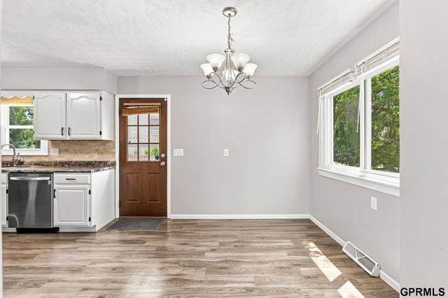 1003 Birchcrest Road, Bellevue, NE 68005