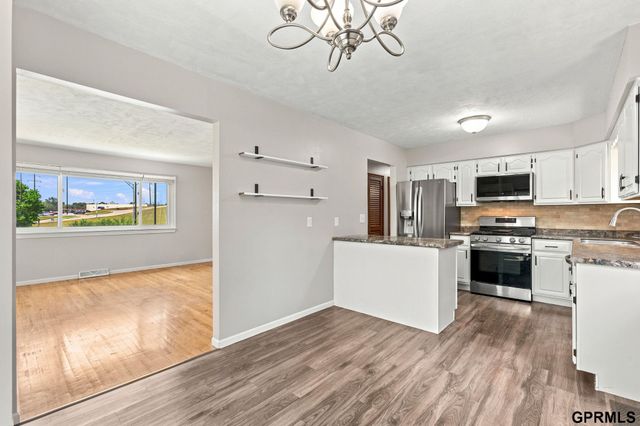 1003 Birchcrest Road, Bellevue, NE 68005